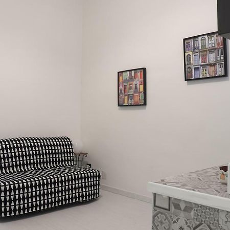 A Tre Passi Dal Duomo Apartment เนเปิลส์ ภายนอก รูปภาพ