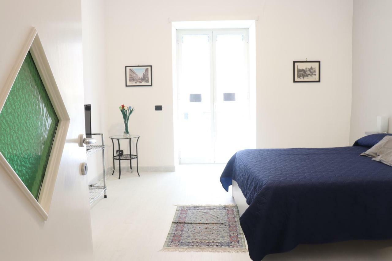 A Tre Passi Dal Duomo Apartment เนเปิลส์ ภายนอก รูปภาพ