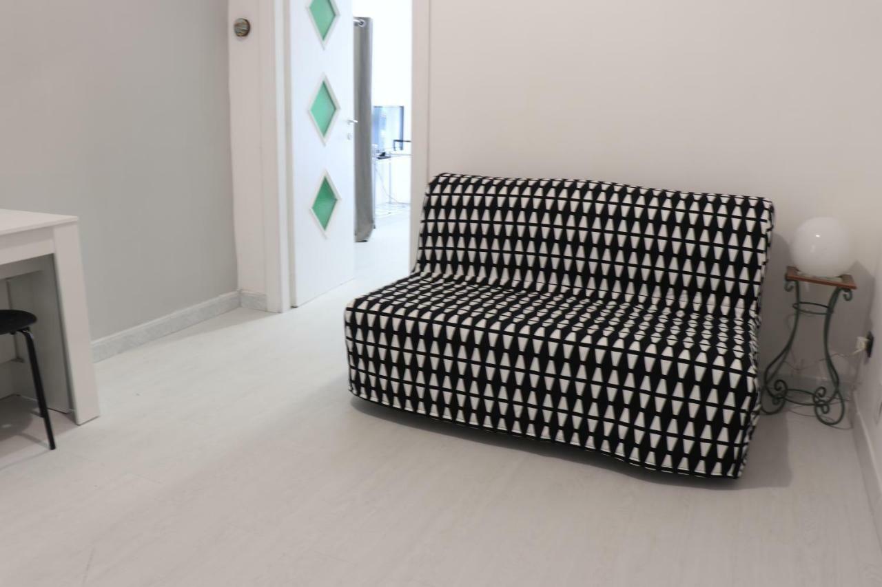 A Tre Passi Dal Duomo Apartment เนเปิลส์ ภายนอก รูปภาพ