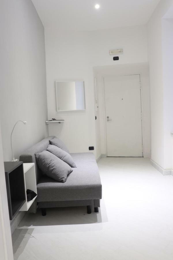 A Tre Passi Dal Duomo Apartment เนเปิลส์ ภายนอก รูปภาพ